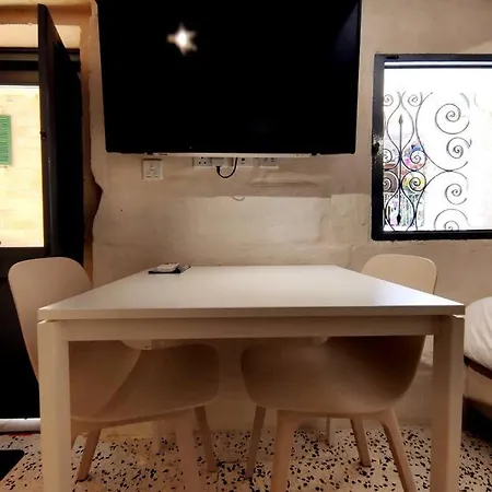 Salt 54 By Savynomad Harbour Residences Βαλέτα